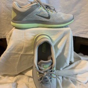 Women's Nike Flex 2016 Run Grey 7.5